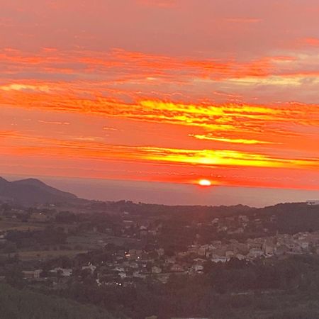 L'Oustaou Bello Visto Le Castellet  Exterior foto